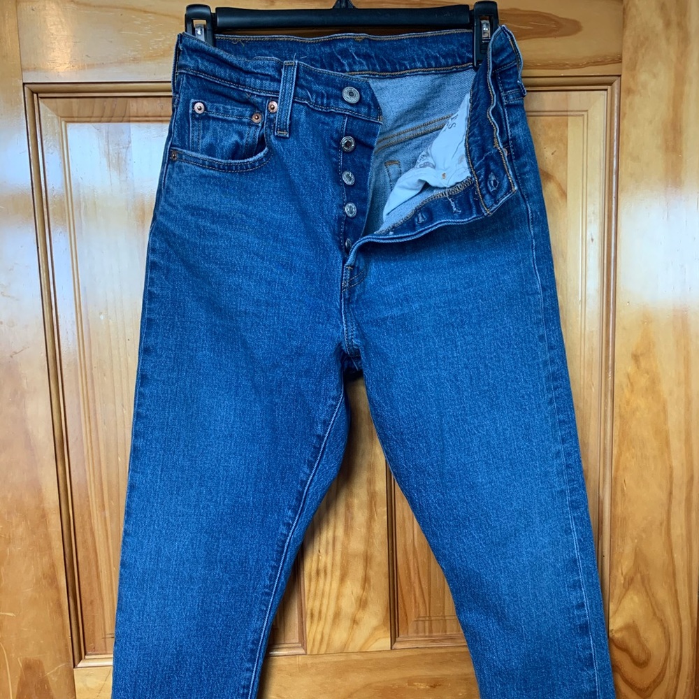 Levi’s 501 jeans size W27 L28 waist 27 length 28 medium wash original wash